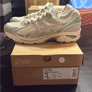 Brand new ASICS GT-2160 smoke grey/peppermint size 9 men/10.5 women